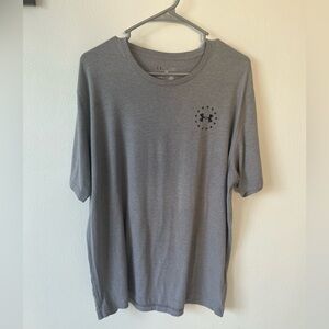 2 men’s XL Under Armour short sleeve t-shirts